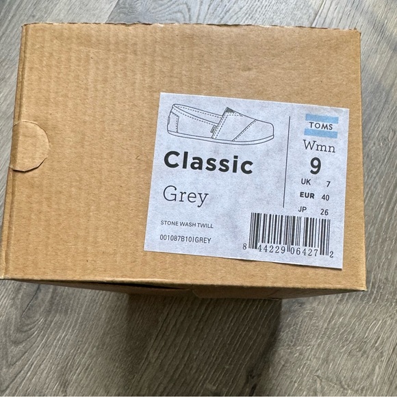 Tom classic flats in a stone washed twill color with original box & goodies - Picture 8 of 13